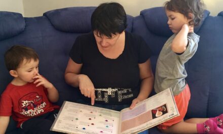 Práce s knihou není nuda: S knížkami doma ?